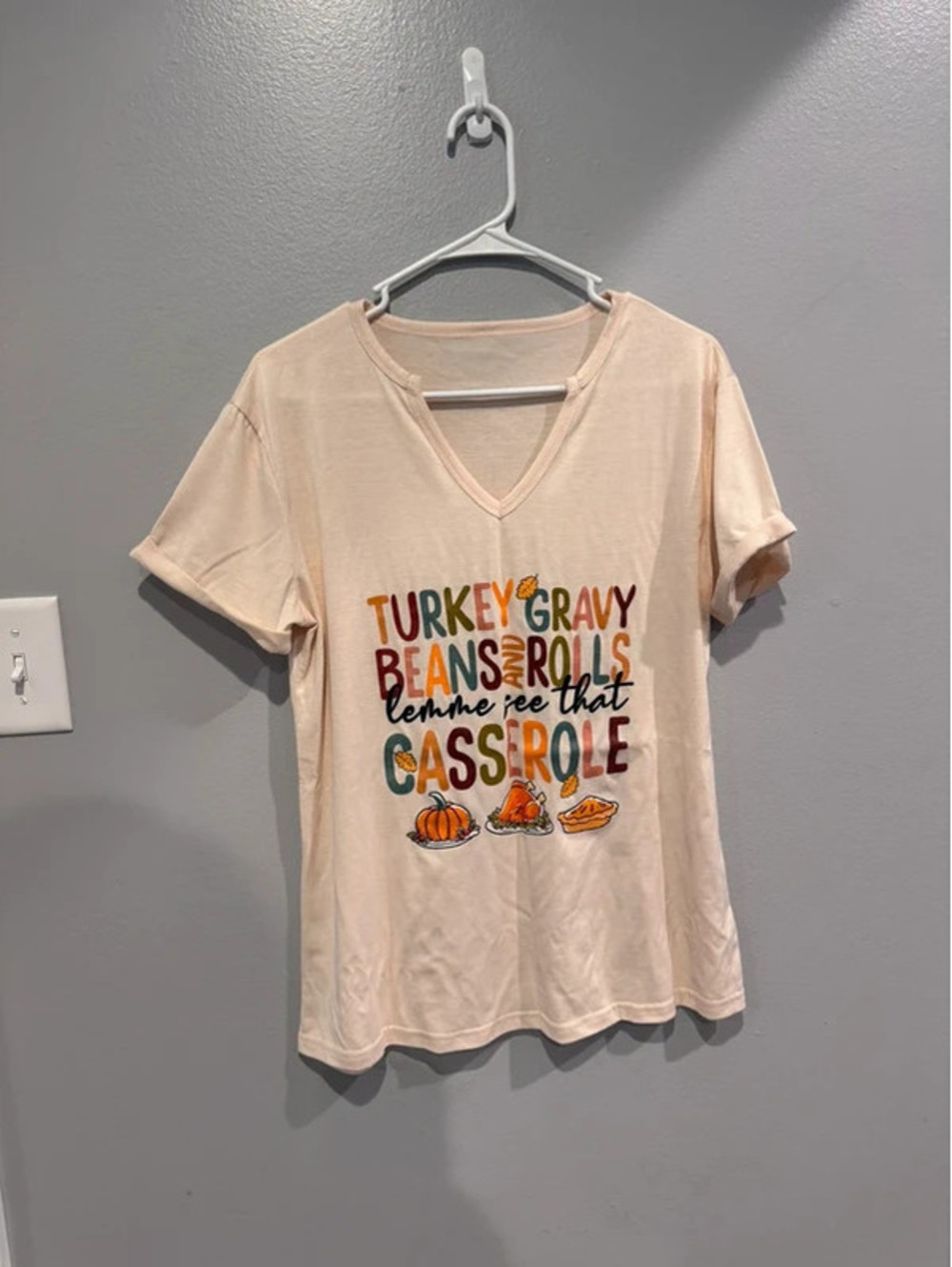 Thanksgiving tshirt v-neck size M